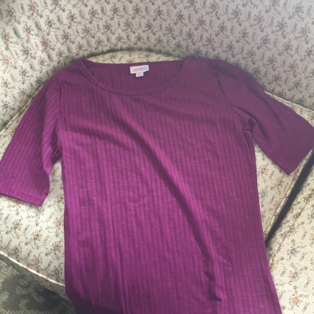 LulaRoe tee in perfect condition.